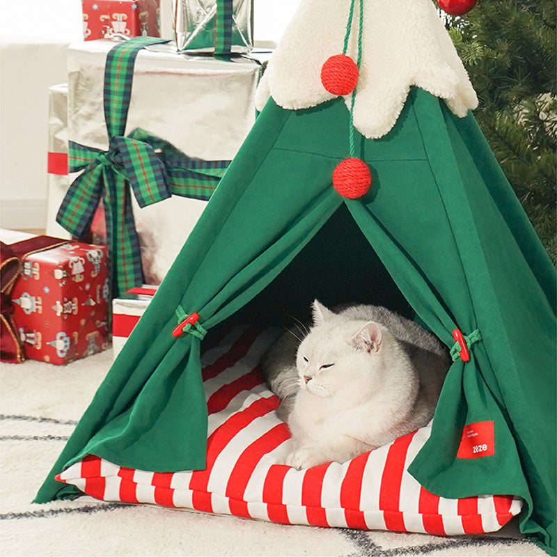 Christmas themed cat teepee tent