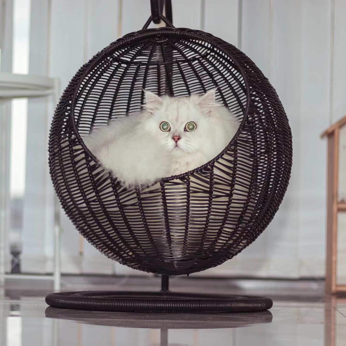 Hanging basket rattan-weaved cat house with waterproof mat