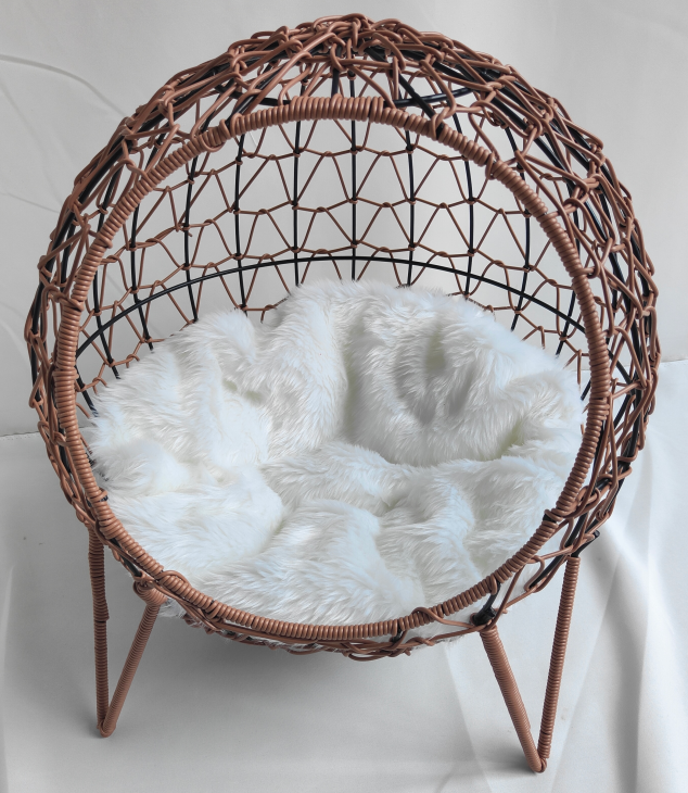 Rattan Round Condo with Cushion