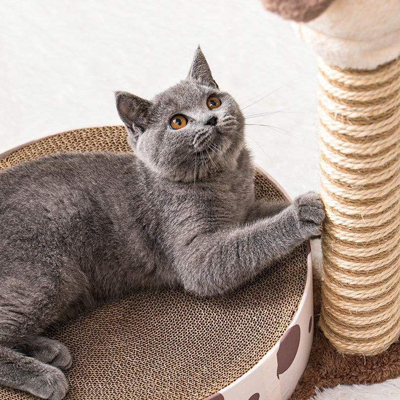 Giraffe-shaped cat scratching post